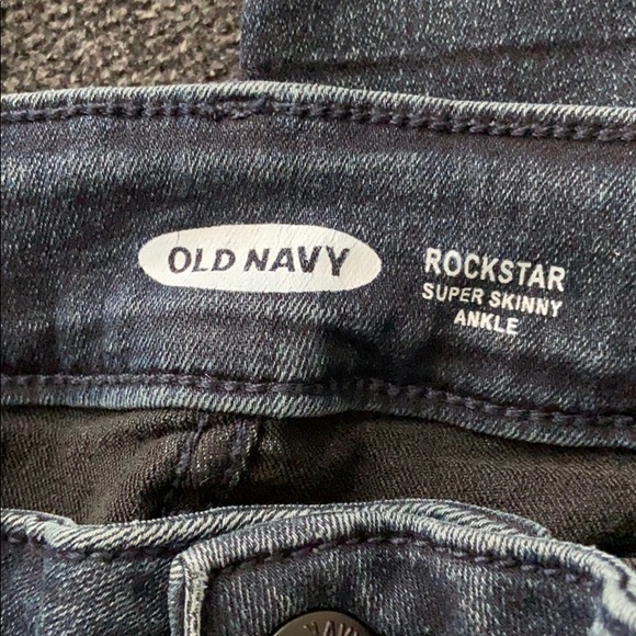 Old Navy Rockstar skinny Ankle Jeans Size 14 - Picture 2 of 4
